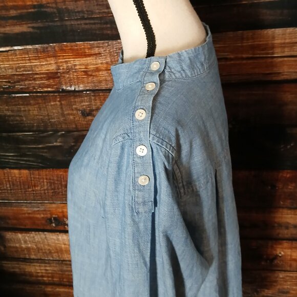 J Crew Top Size 10 Chambray Funnel Neck Button Shoulder Hi Low Hem - Picture 4 of 9